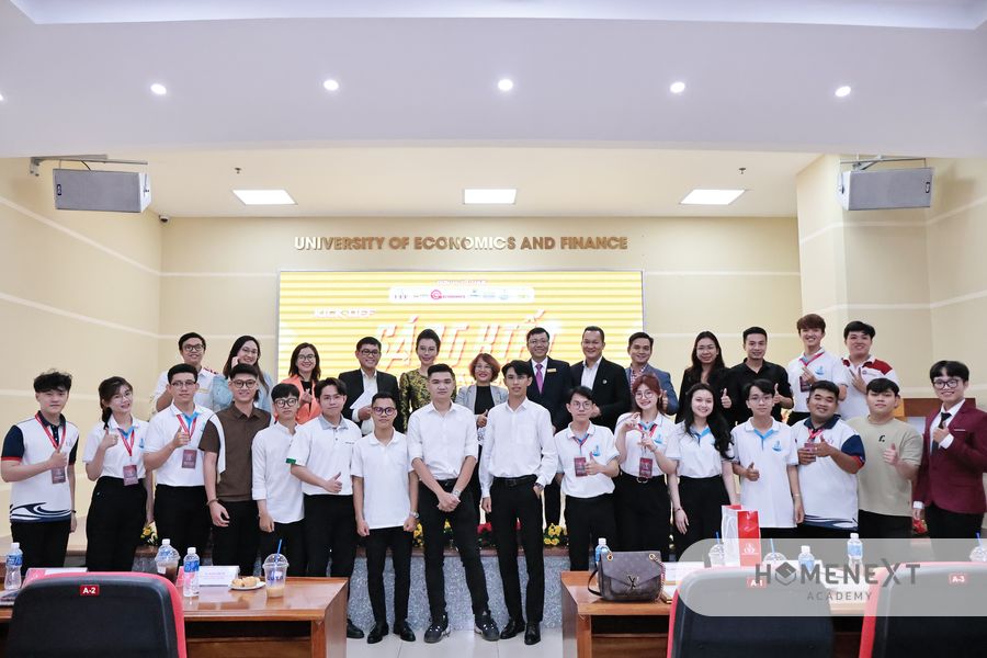 Talkshow “Phát triển nguồn nhân lực trong bối cảnh hội nhập quốc tế”