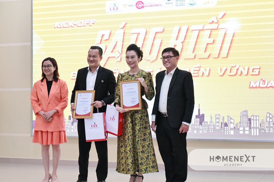 Talkshow “Phát triển nguồn nhân lực trong bối cảnh hội nhập quốc tế”