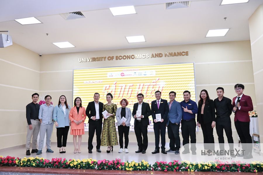 Talkshow “Phát triển nguồn nhân lực trong bối cảnh hội nhập quốc tế”